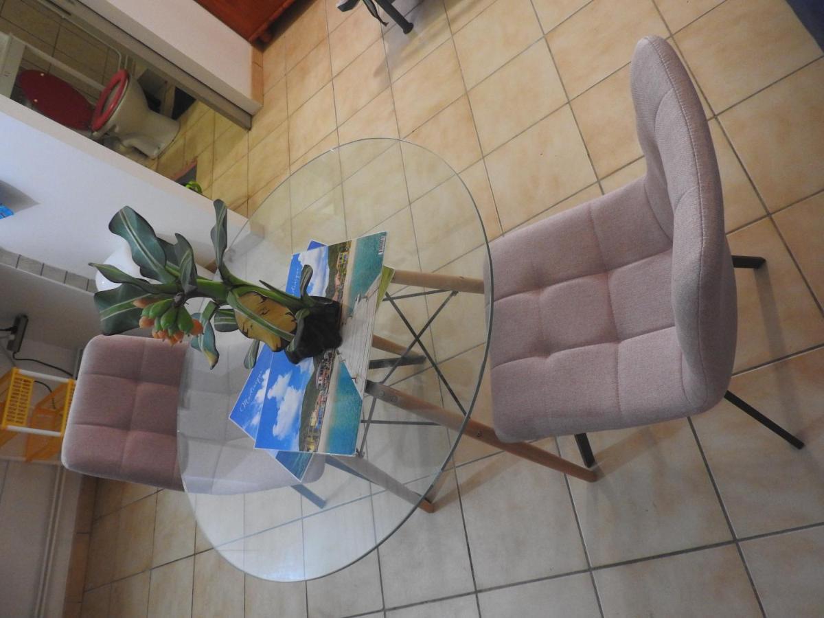 Studio Hibiscus-Ch Vue Sur Mer,Plage,Clim レザンセス・ダルレット エクステリア 写真